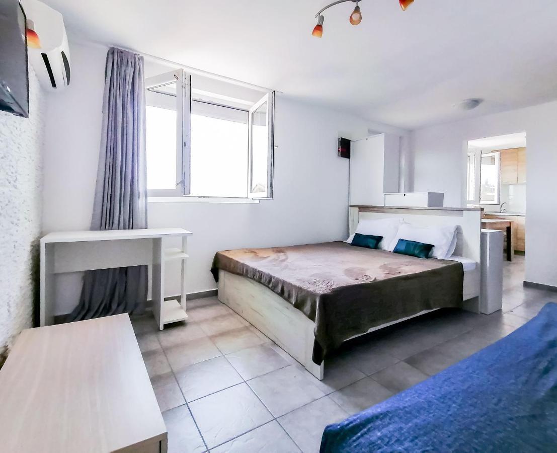 Apartments Siesta Tivat Luaran gambar