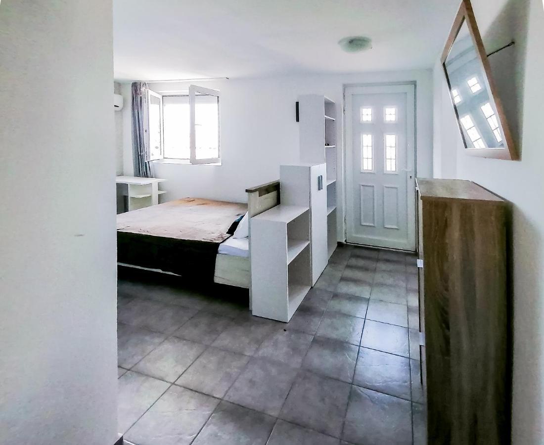 Apartments Siesta Tivat Luaran gambar