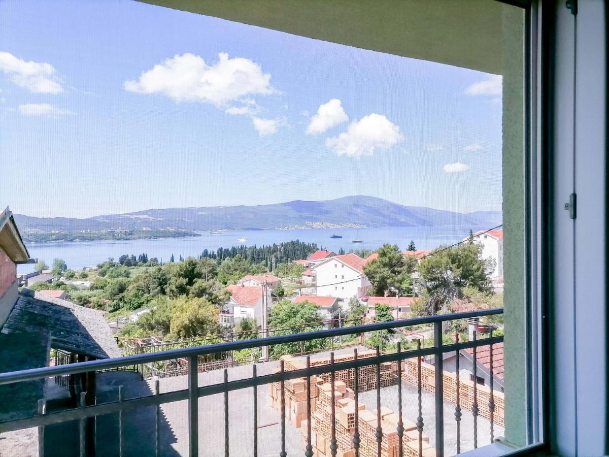 Apartments Siesta Tivat Luaran gambar