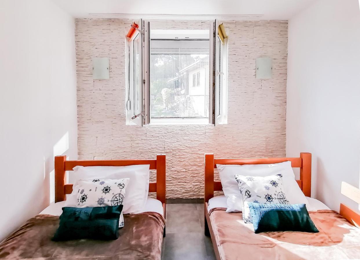 Apartments Siesta Tivat Luaran gambar