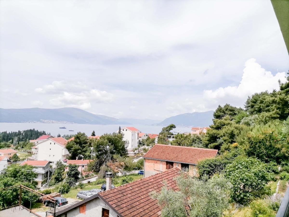 Apartments Siesta Tivat Luaran gambar