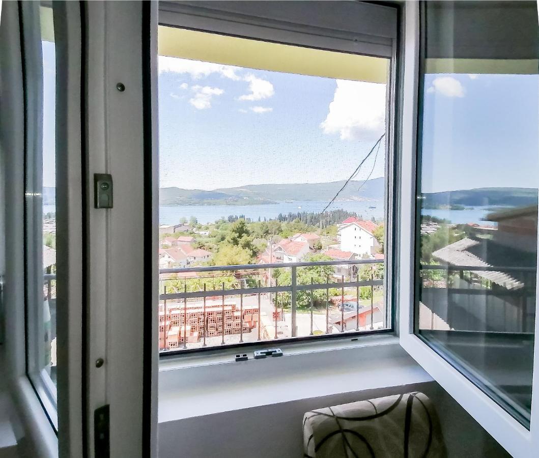 Apartments Siesta Tivat Luaran gambar