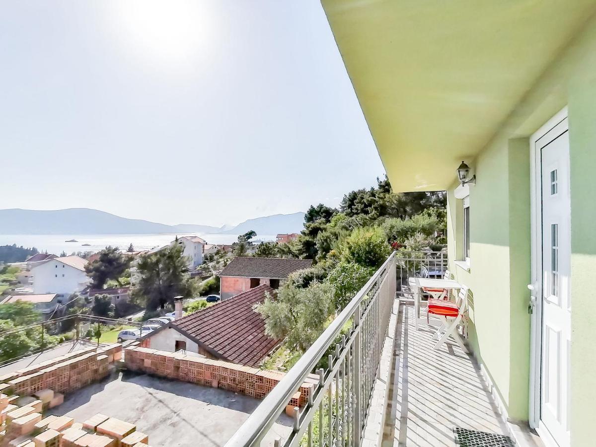 Apartments Siesta Tivat Luaran gambar