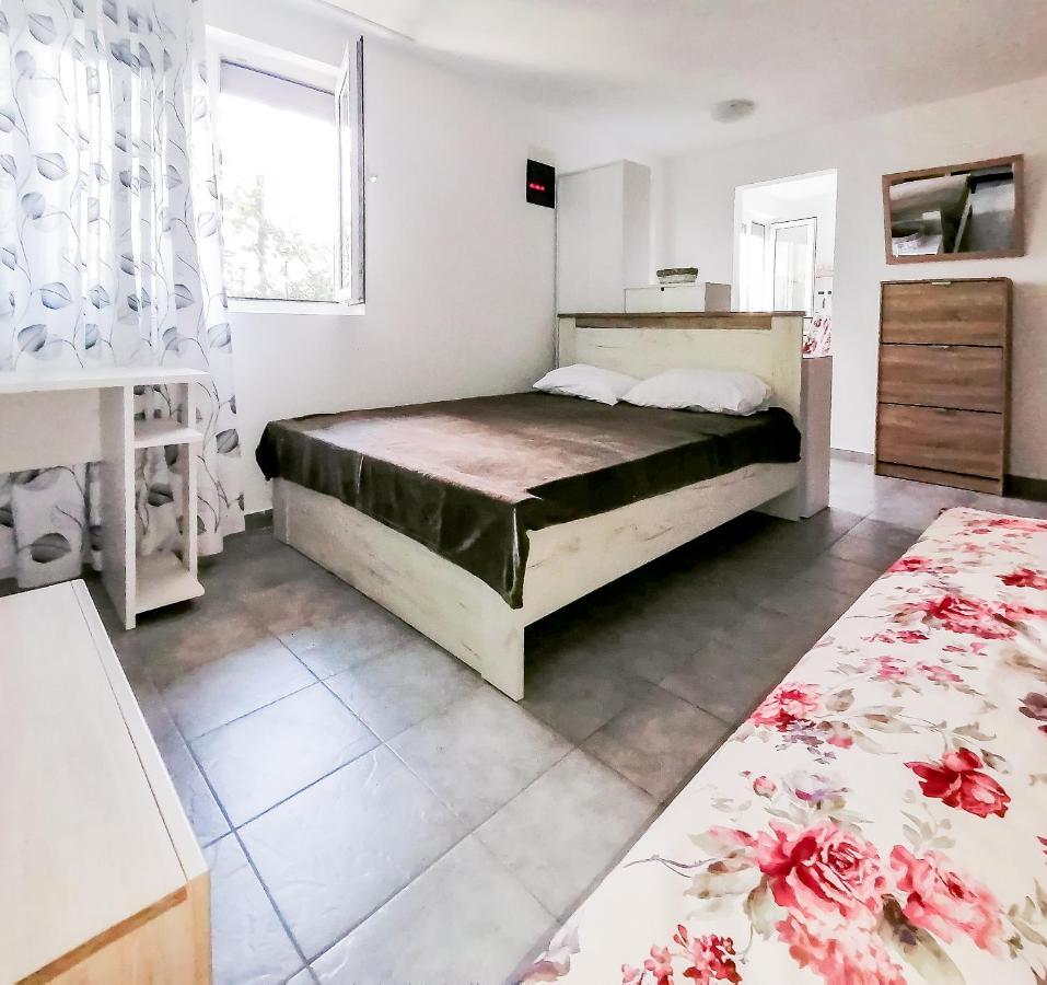 Apartments Siesta Tivat Luaran gambar