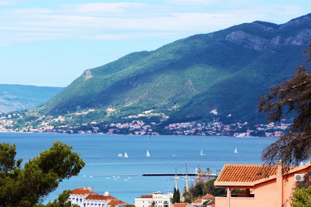 Apartments Siesta Tivat Luaran gambar