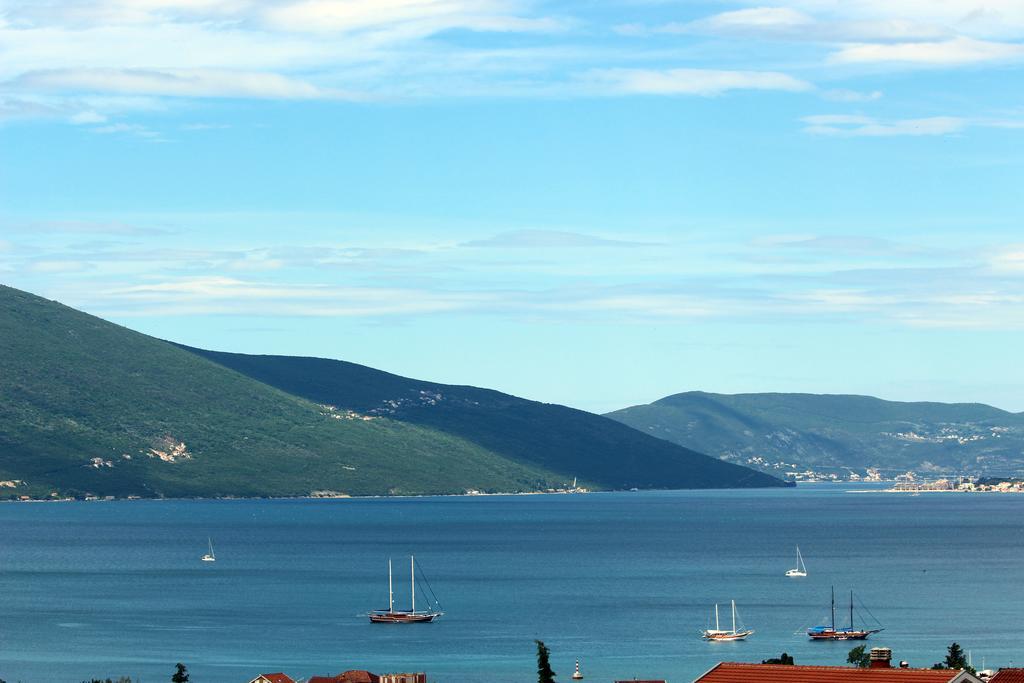 Apartments Siesta Tivat Luaran gambar