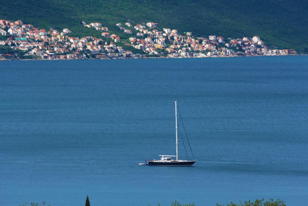 Apartments Siesta Tivat Luaran gambar