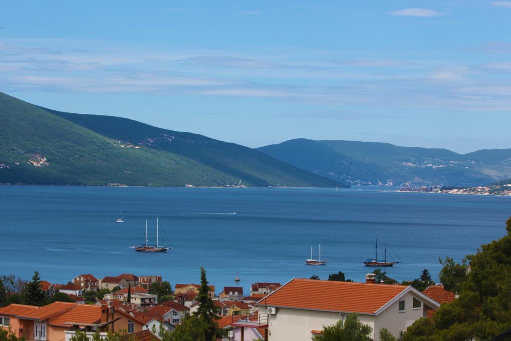 Apartments Siesta Tivat Luaran gambar